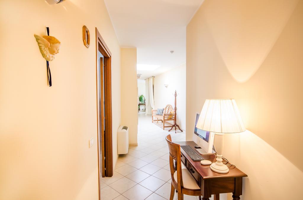 لاتيرزا B&B Iris المظهر الخارجي الصورة